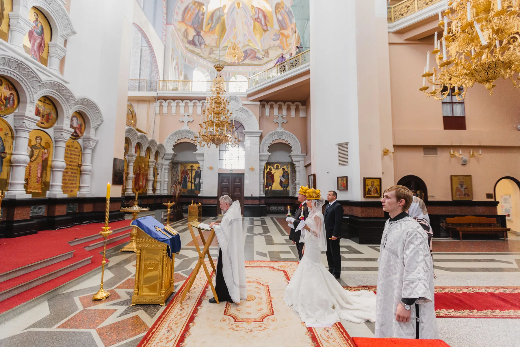 A Church Wedding Ceremony photographed by Anton Matveev
