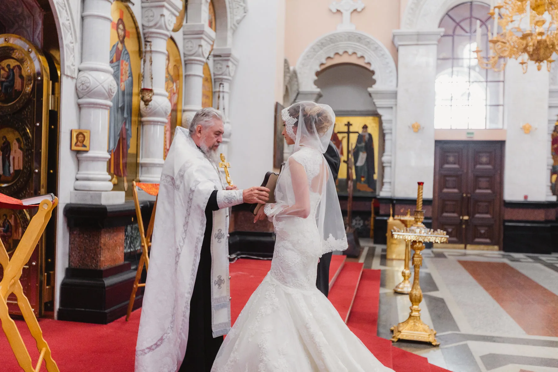 A Church Wedding Ceremony photographed by Anton Matveev