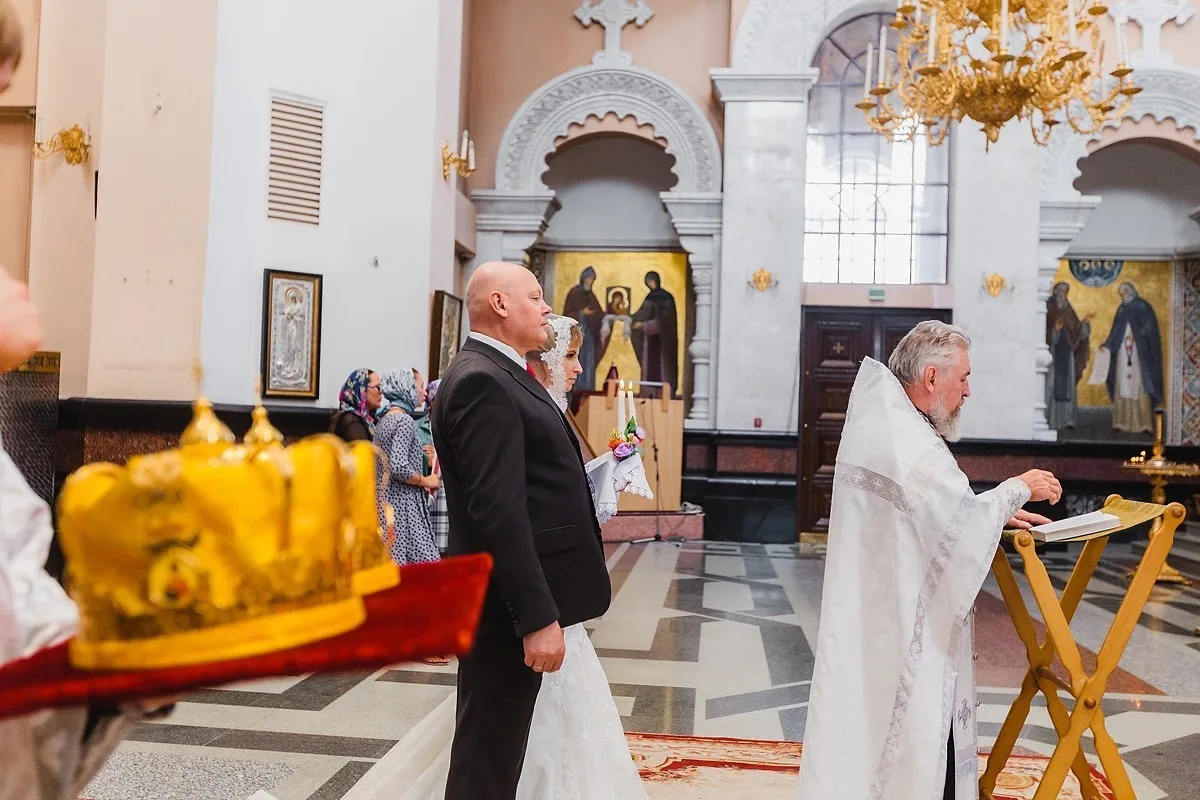 A Church Wedding Ceremony photographed by Anton Matveev