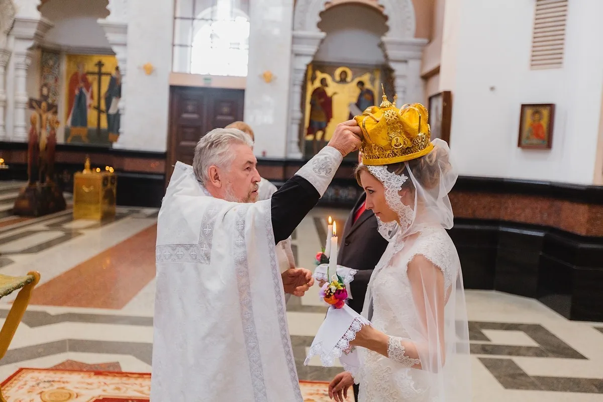 A Church Wedding Ceremony photographed by Anton Matveev