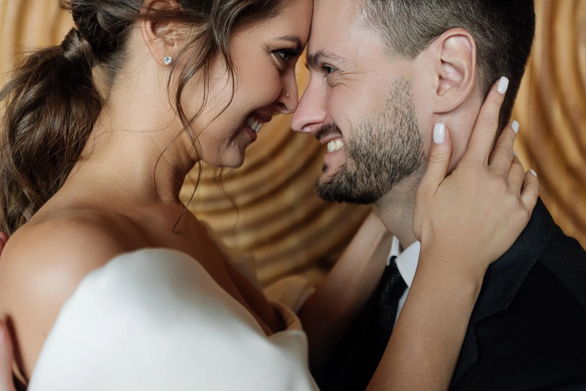 D & I Wedding at Birds Moscow City photographed by Anton Matveev