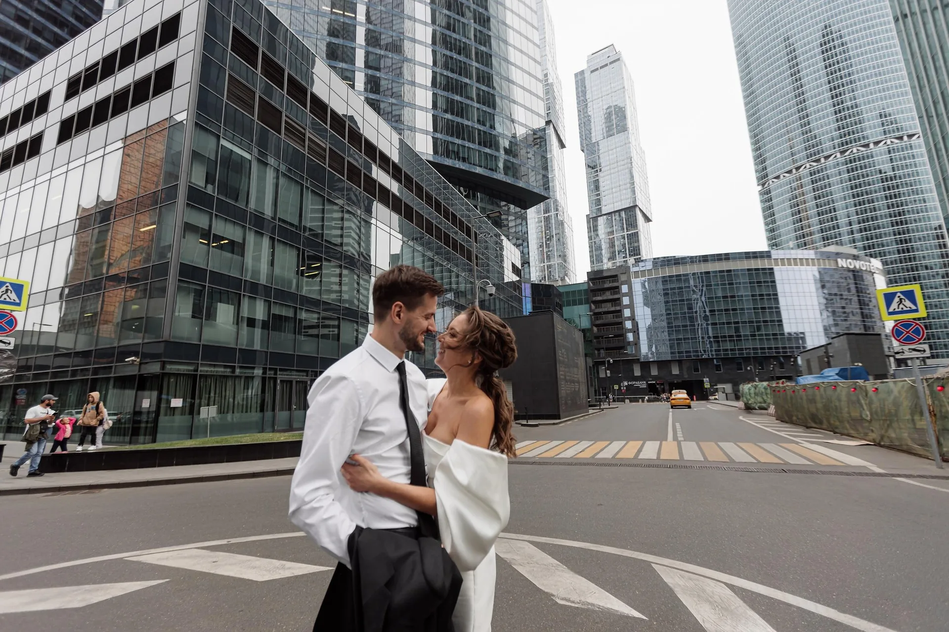 D & I Wedding at Birds Moscow City photographed by Anton Matveev