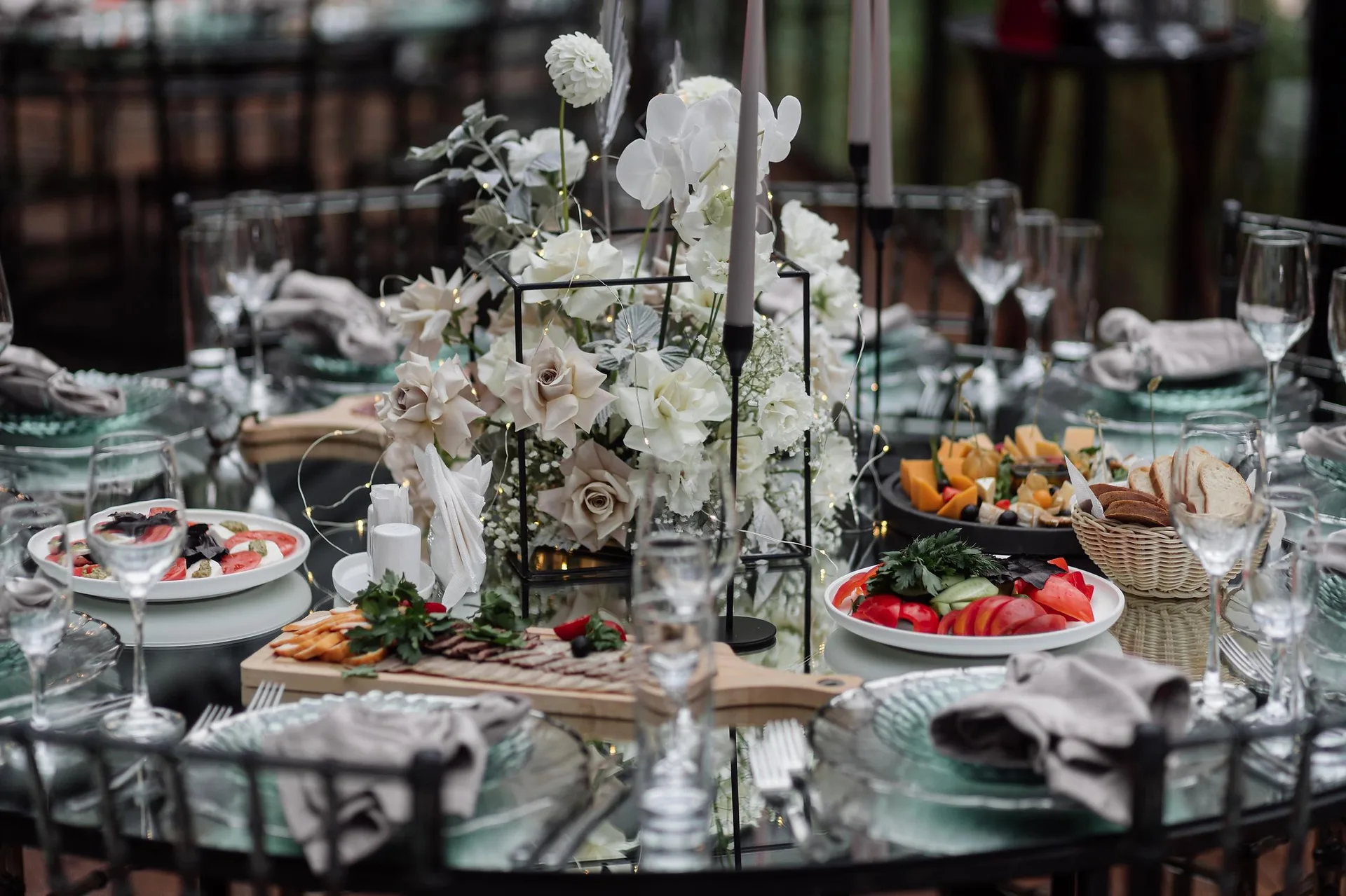 D & I Wedding at Birds Moscow City photographed by Anton Matveev