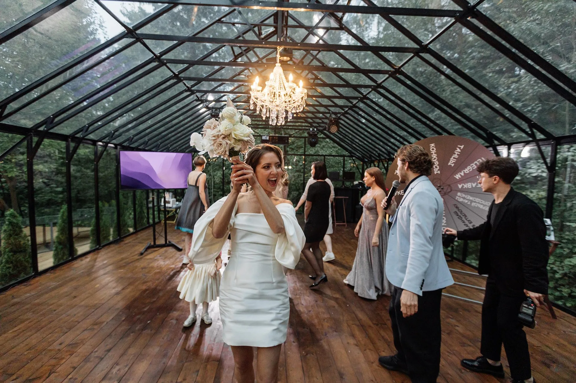 D & I Wedding at Birds Moscow City photographed by Anton Matveev