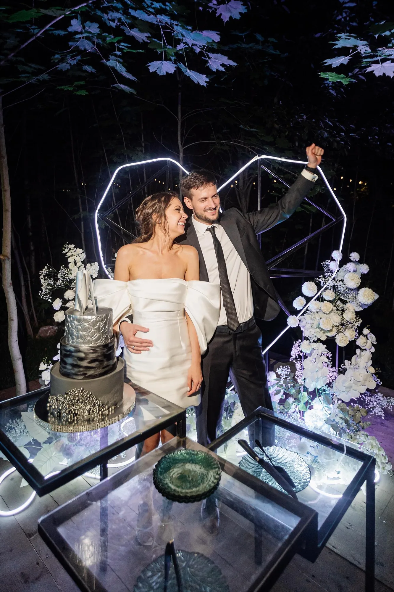 D & I Wedding at Birds Moscow City photographed by Anton Matveev