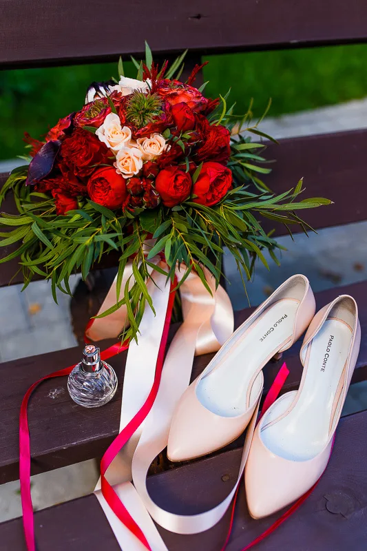 Dmitriy & Oksana - A Yekaterinburg Wedding photographed by Anton Matveev