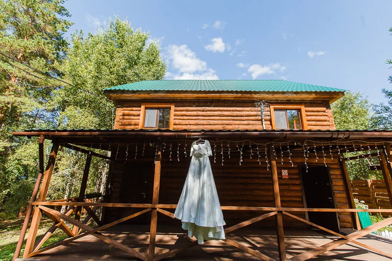 Dmitriy & Oksana - A Yekaterinburg Wedding photographed by Anton Matveev