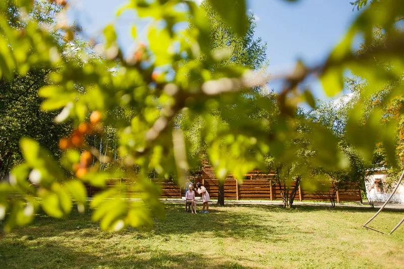 Dmitriy & Oksana - A Yekaterinburg Wedding photographed by Anton Matveev