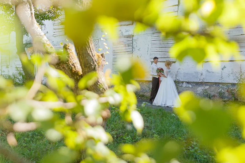 Dmitriy & Oksana - A Yekaterinburg Wedding photographed by Anton Matveev