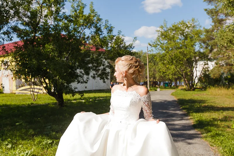 Dmitriy & Oksana - A Yekaterinburg Wedding photographed by Anton Matveev