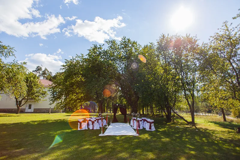 Dmitriy & Oksana - A Yekaterinburg Wedding photographed by Anton Matveev