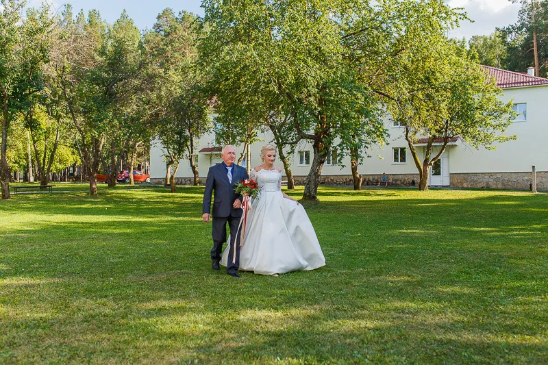 Dmitriy & Oksana - A Yekaterinburg Wedding photographed by Anton Matveev