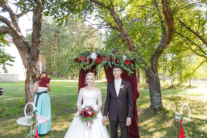 Dmitriy & Oksana - A Yekaterinburg Wedding photographed by Anton Matveev