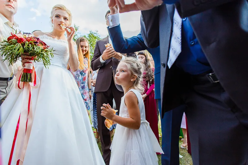 Dmitriy & Oksana - A Yekaterinburg Wedding photographed by Anton Matveev
