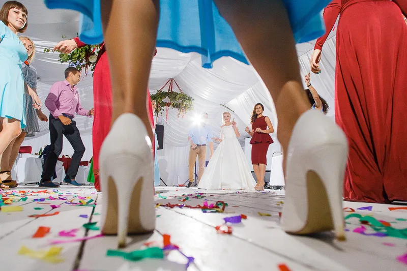 Dmitriy & Oksana - A Yekaterinburg Wedding photographed by Anton Matveev