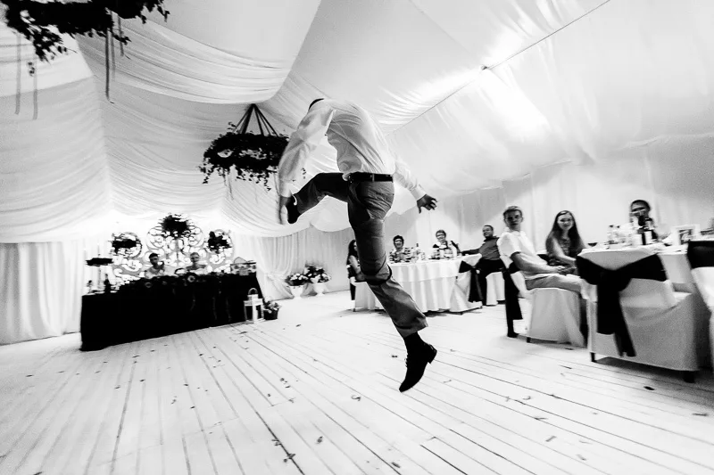Dmitriy & Oksana - A Yekaterinburg Wedding photographed by Anton Matveev