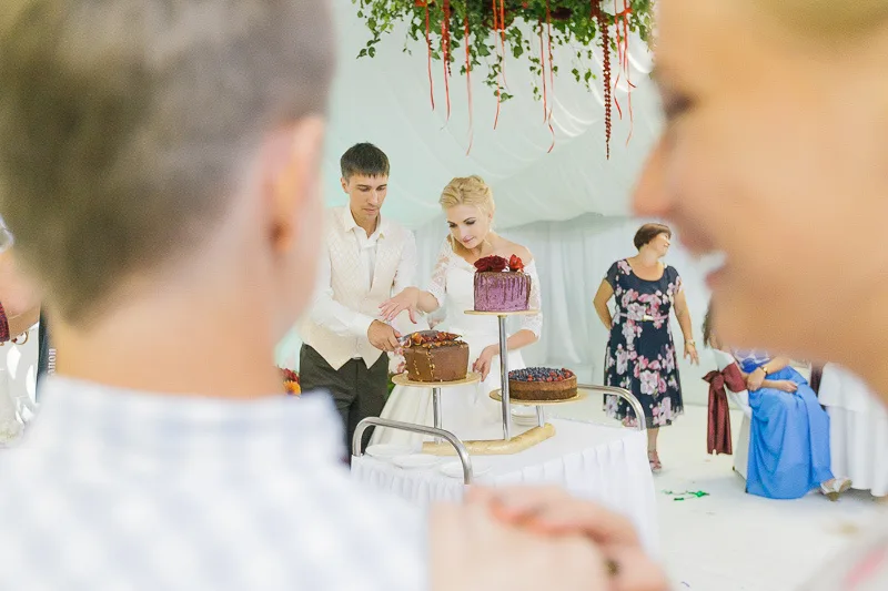 Dmitriy & Oksana - A Yekaterinburg Wedding photographed by Anton Matveev