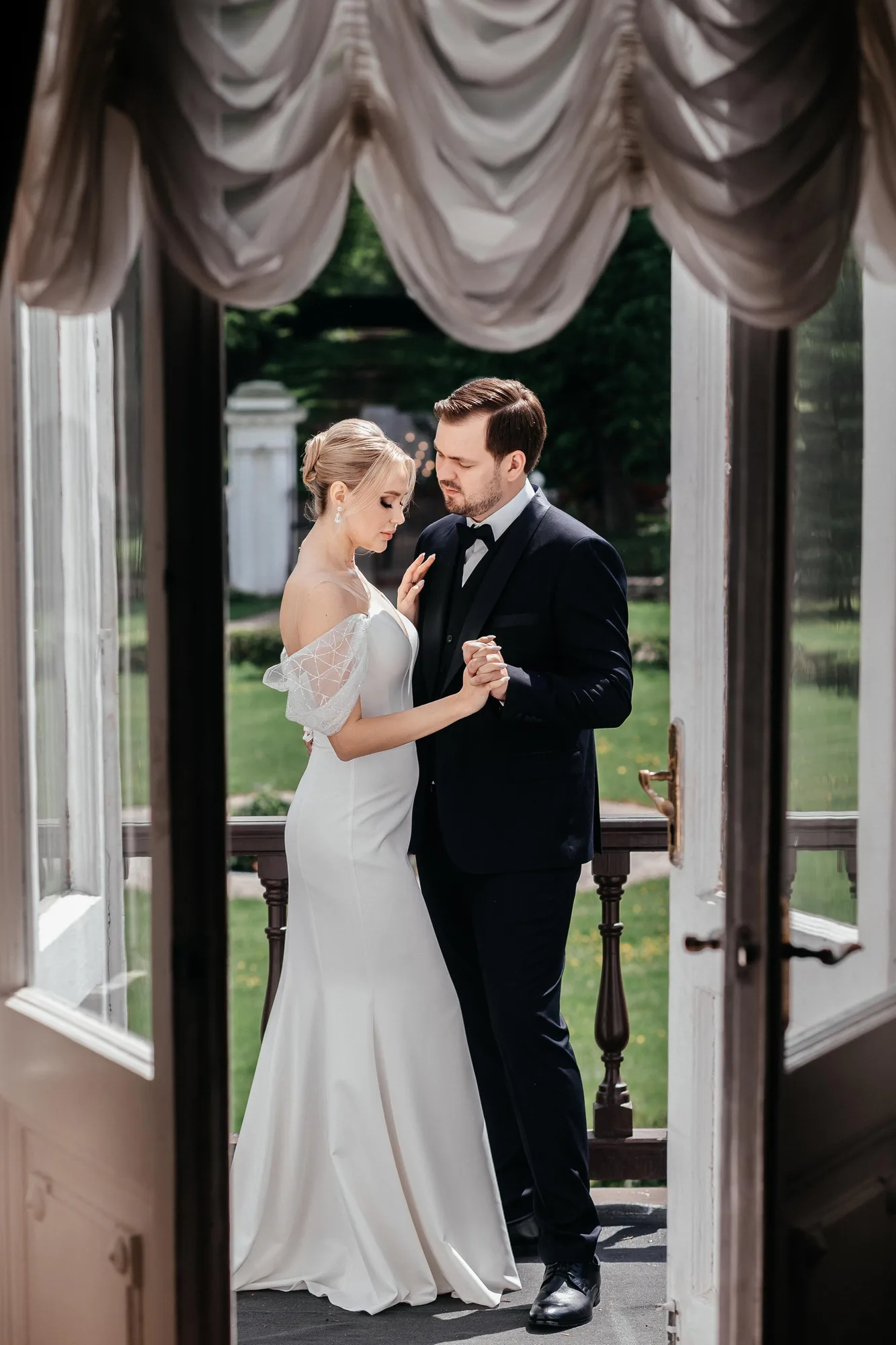 E & S Wedding photographed by Anton Matveev