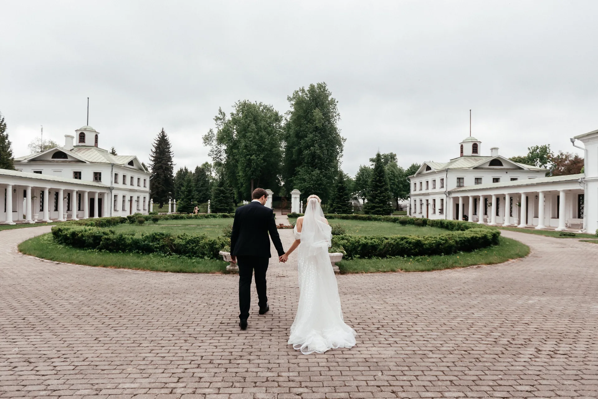 E & S Wedding photographed by Anton Matveev