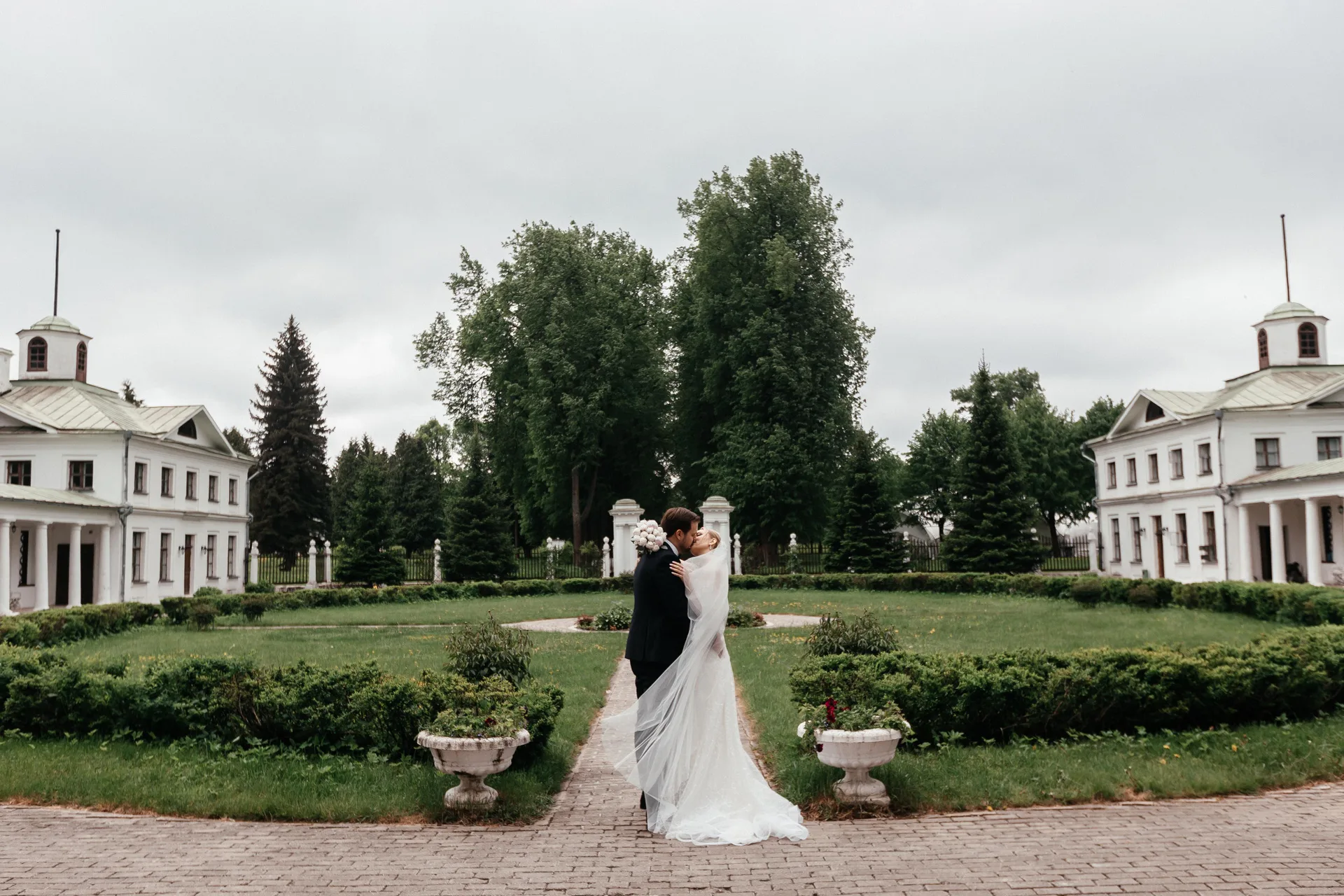 E & S Wedding photographed by Anton Matveev