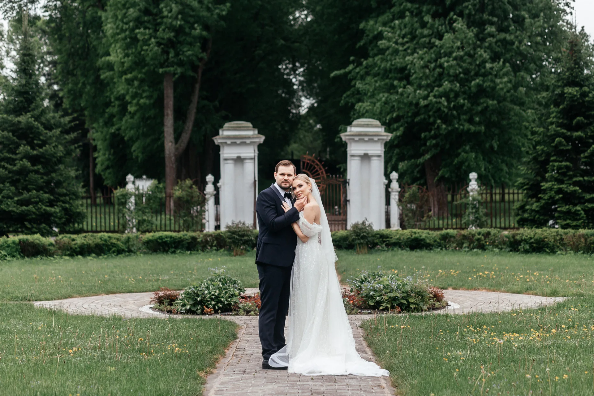 E & S Wedding photographed by Anton Matveev