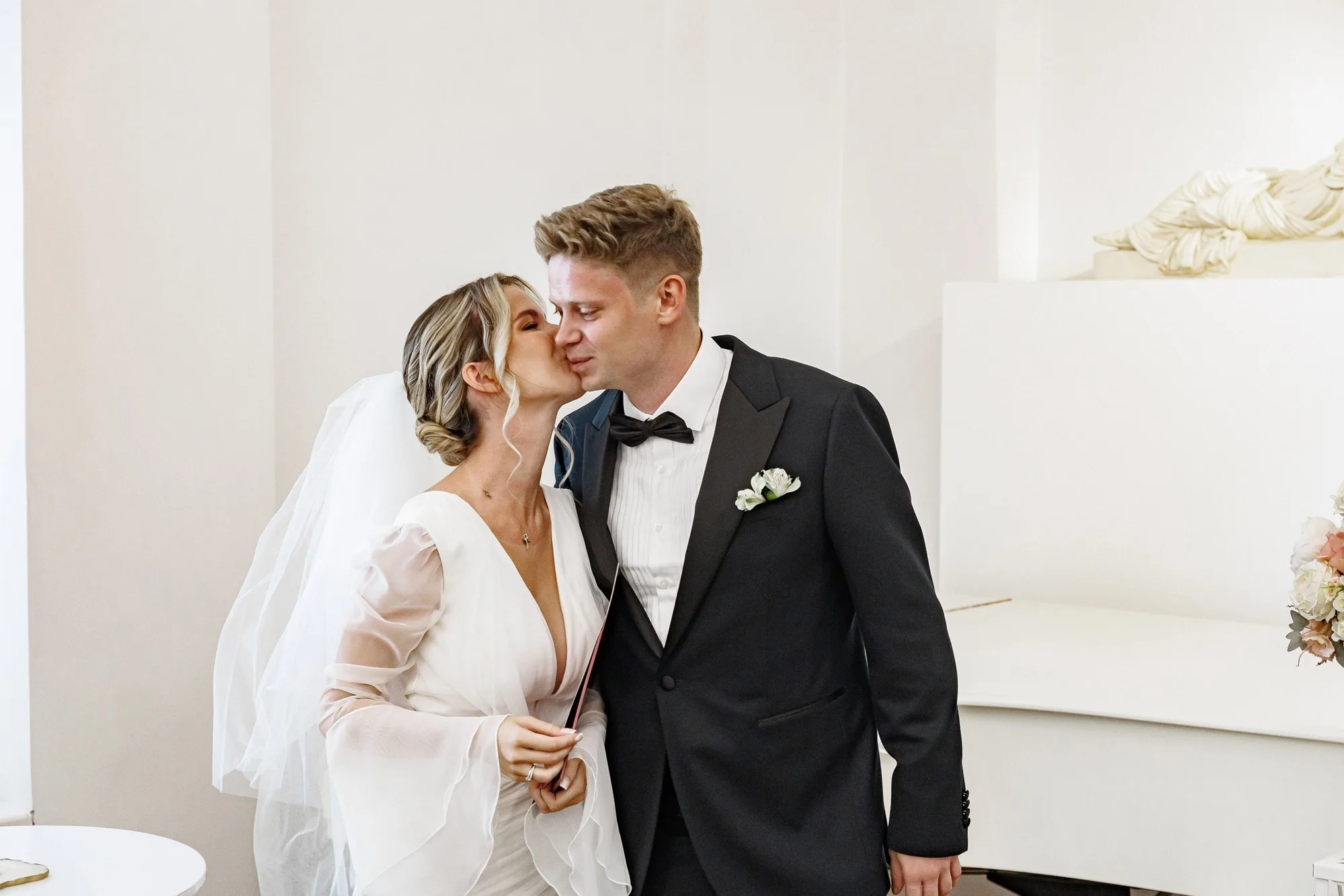 Intimate family wedding photograph of Egor and Ekaterina by Anton Matveev