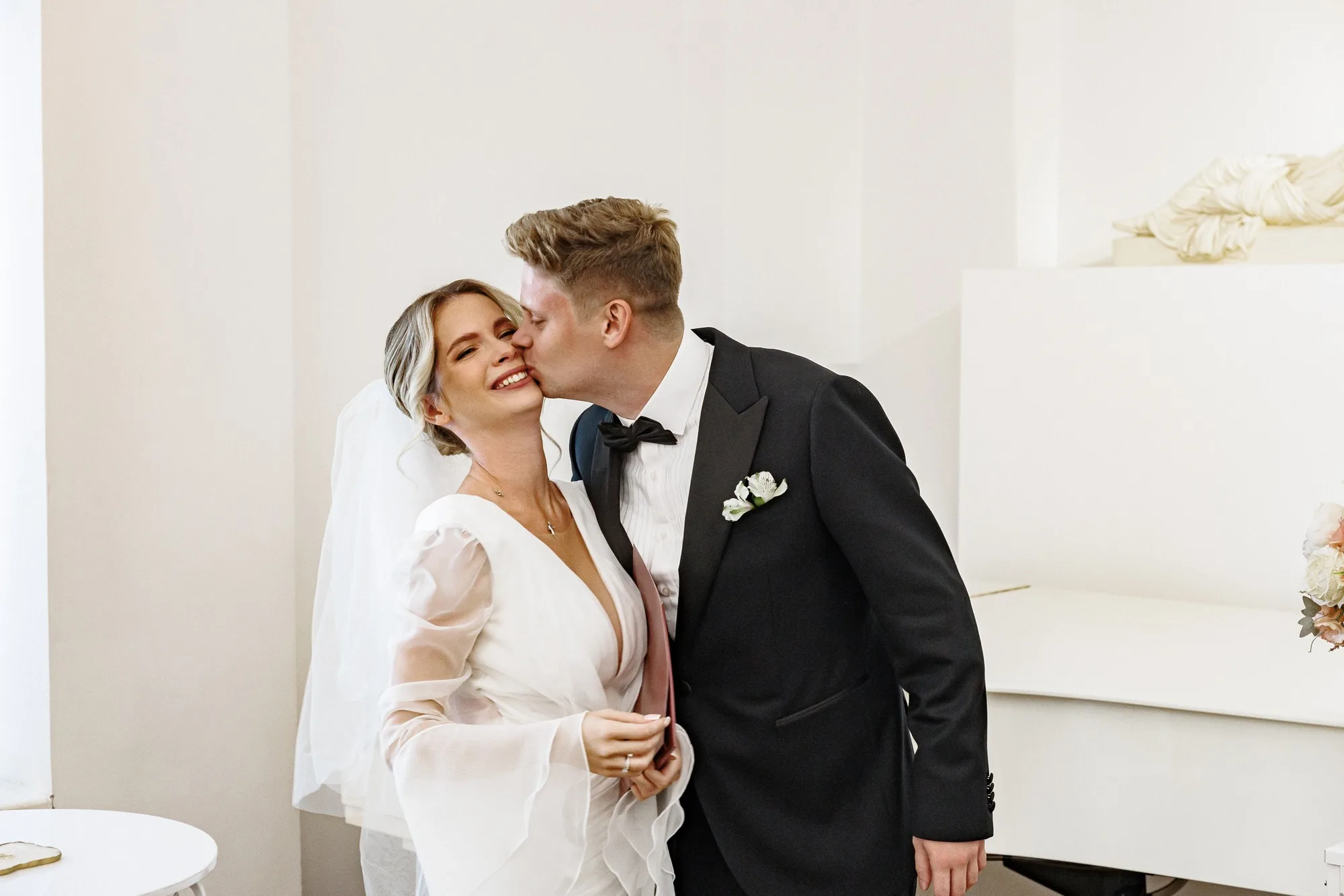 Intimate family wedding photograph of Egor and Ekaterina by Anton Matveev