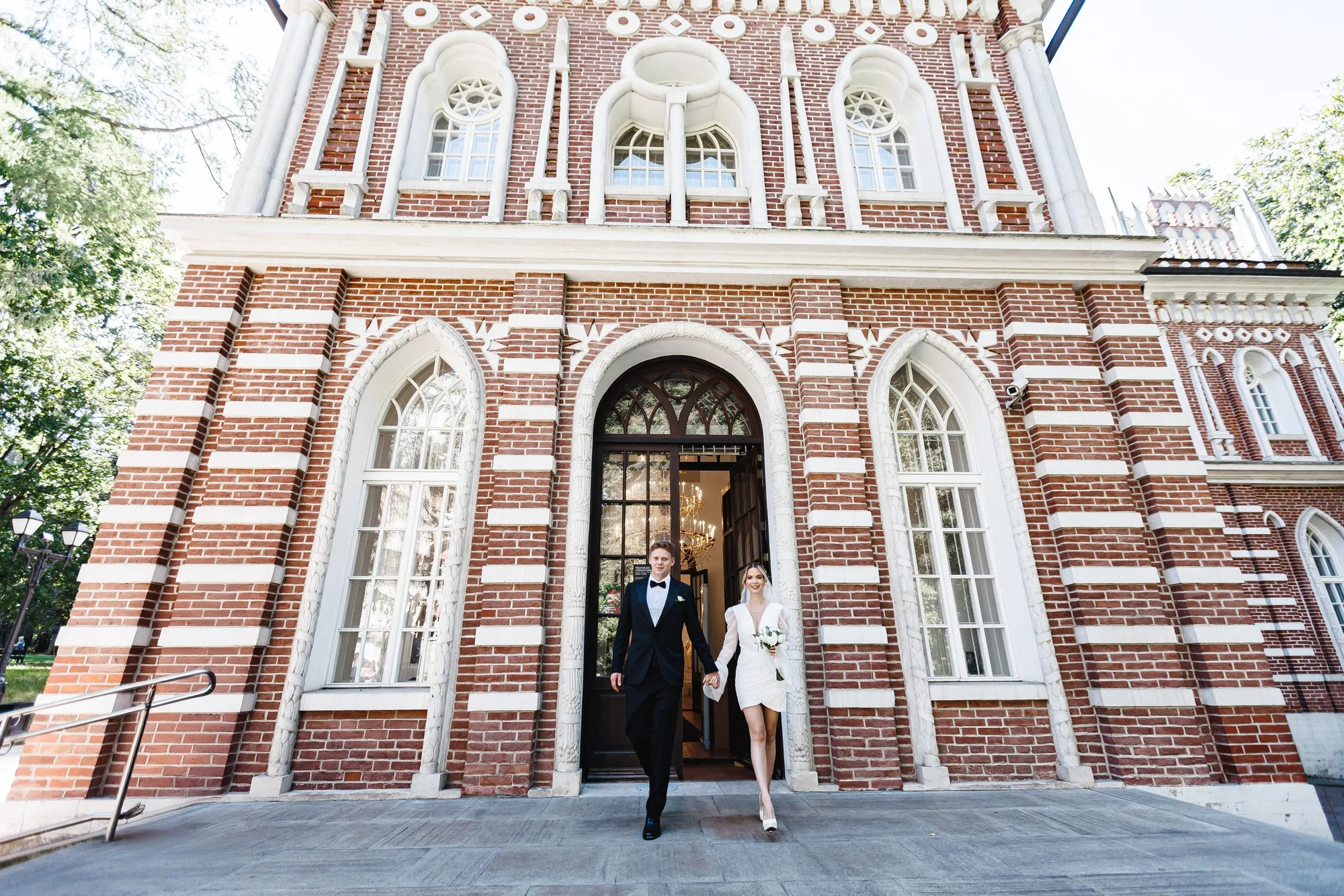 Intimate family wedding photograph of Egor and Ekaterina by Anton Matveev