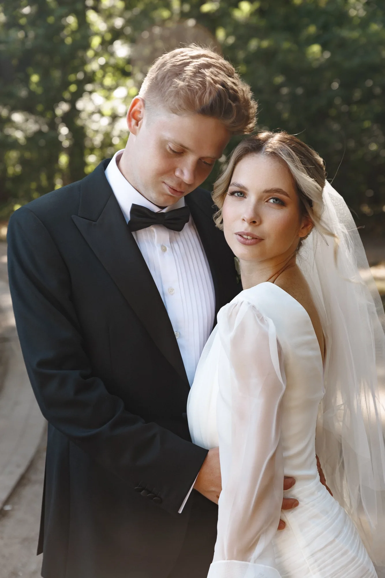 Intimate family wedding photograph of Egor and Ekaterina by Anton Matveev