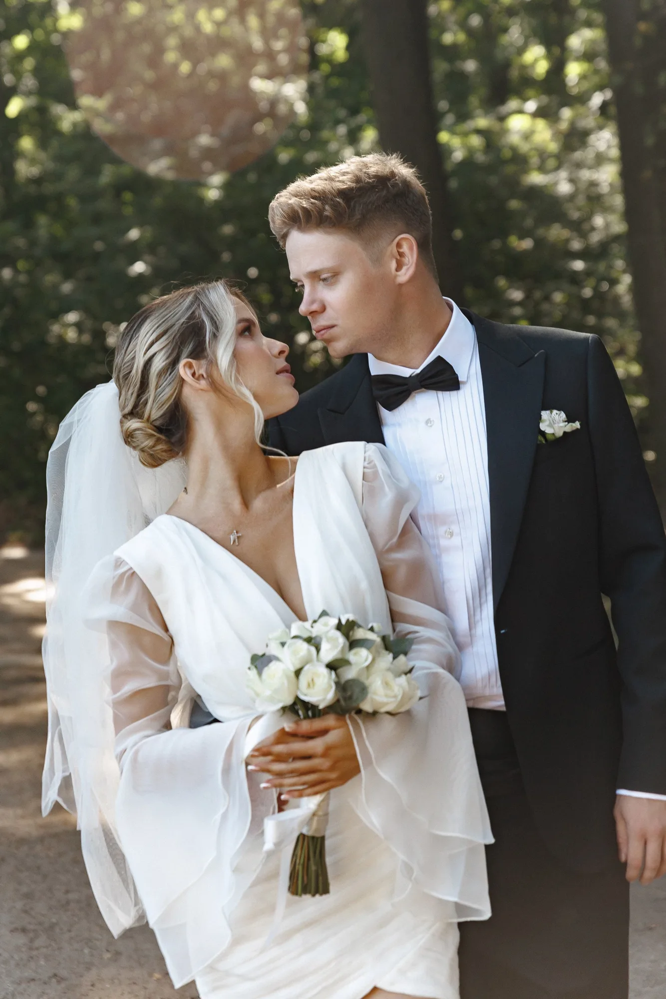 Intimate family wedding photograph of Egor and Ekaterina by Anton Matveev
