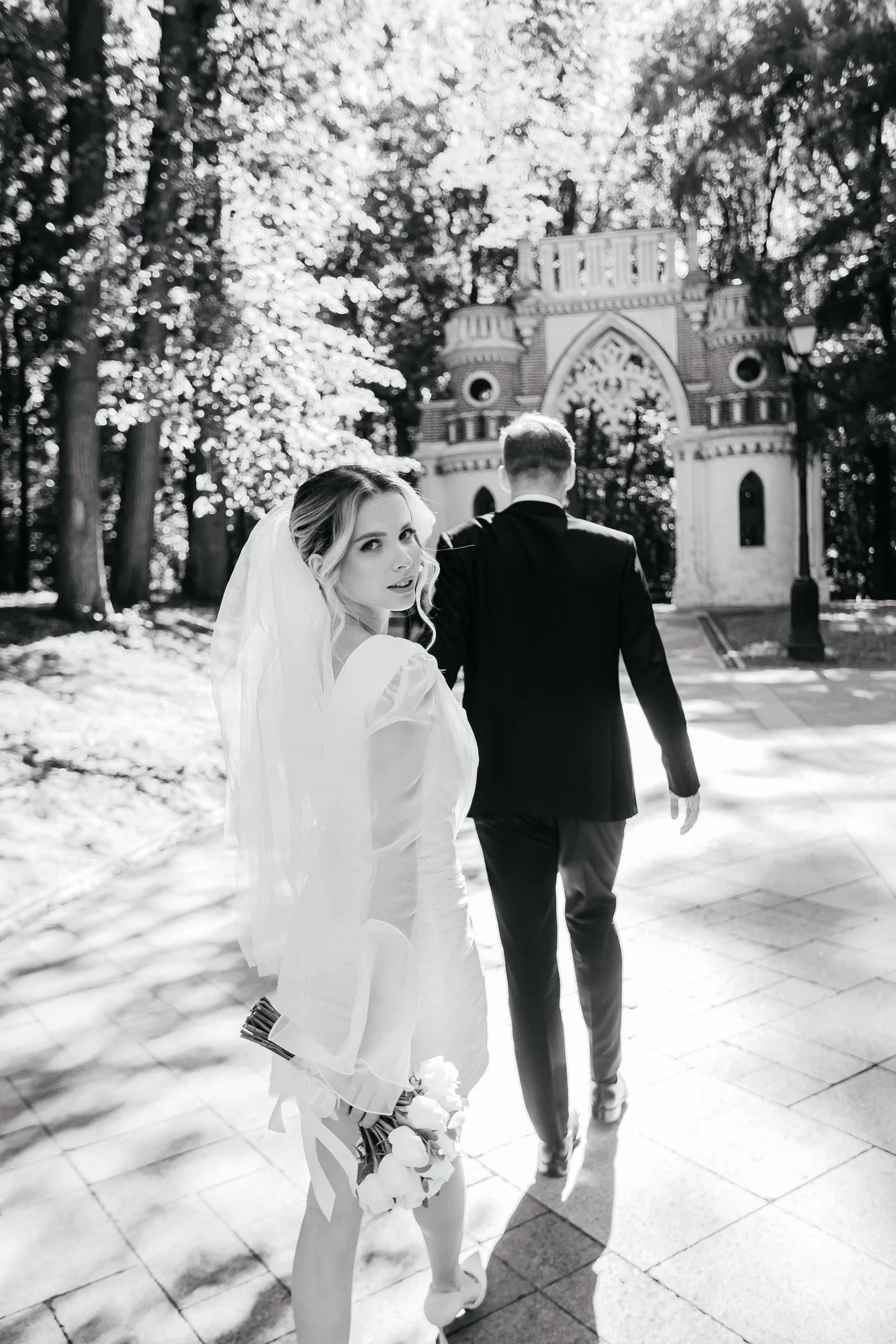 Intimate family wedding photograph of Egor and Ekaterina by Anton Matveev