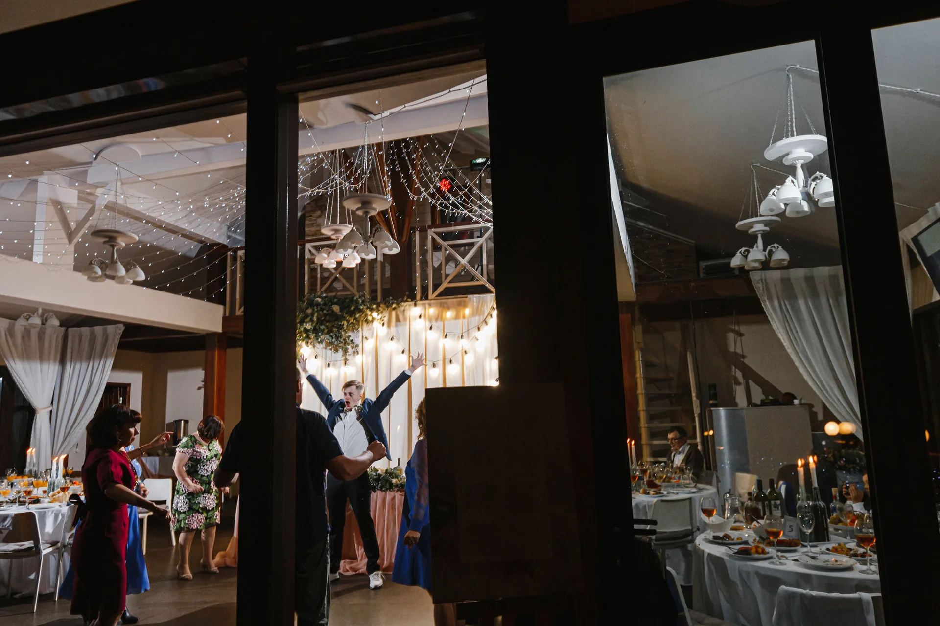 Yekaterinburg Wedding No. 1 photographed by Anton Matveev