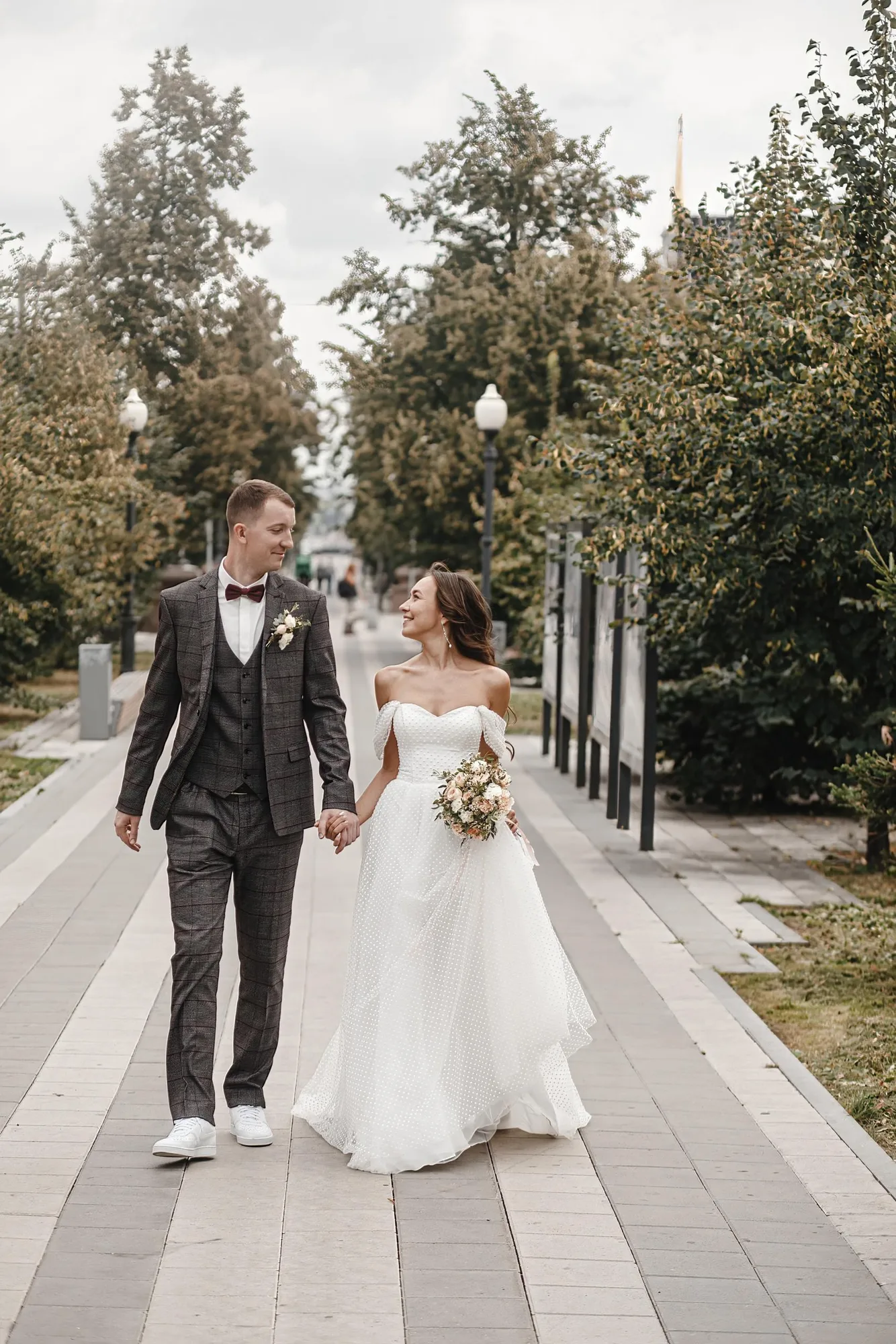 Wedding Stories from Yekaterinburg photographed by Anton Matveev
