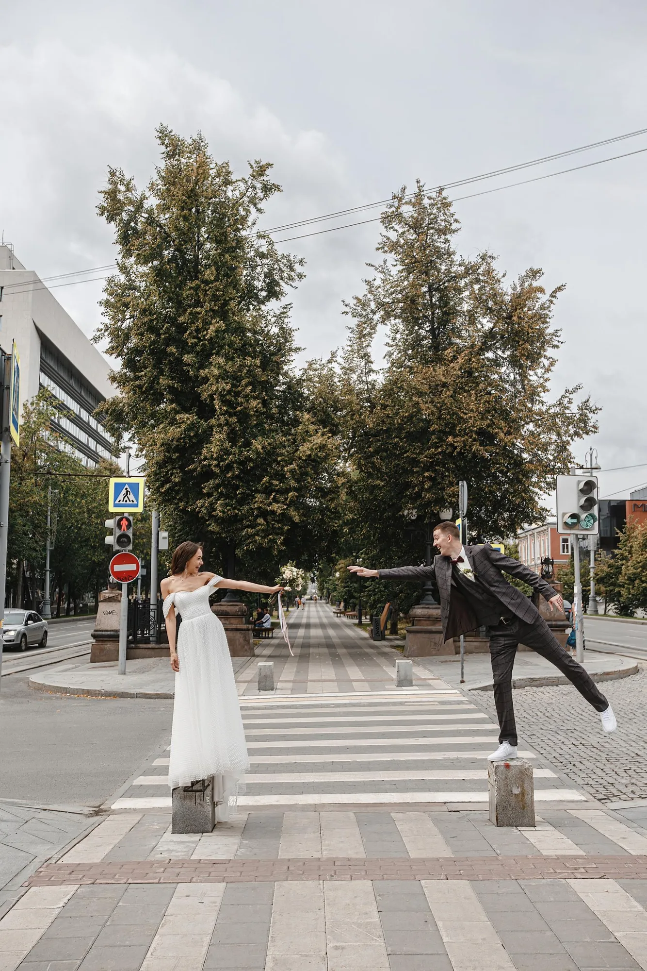 Wedding Stories from Yekaterinburg photographed by Anton Matveev