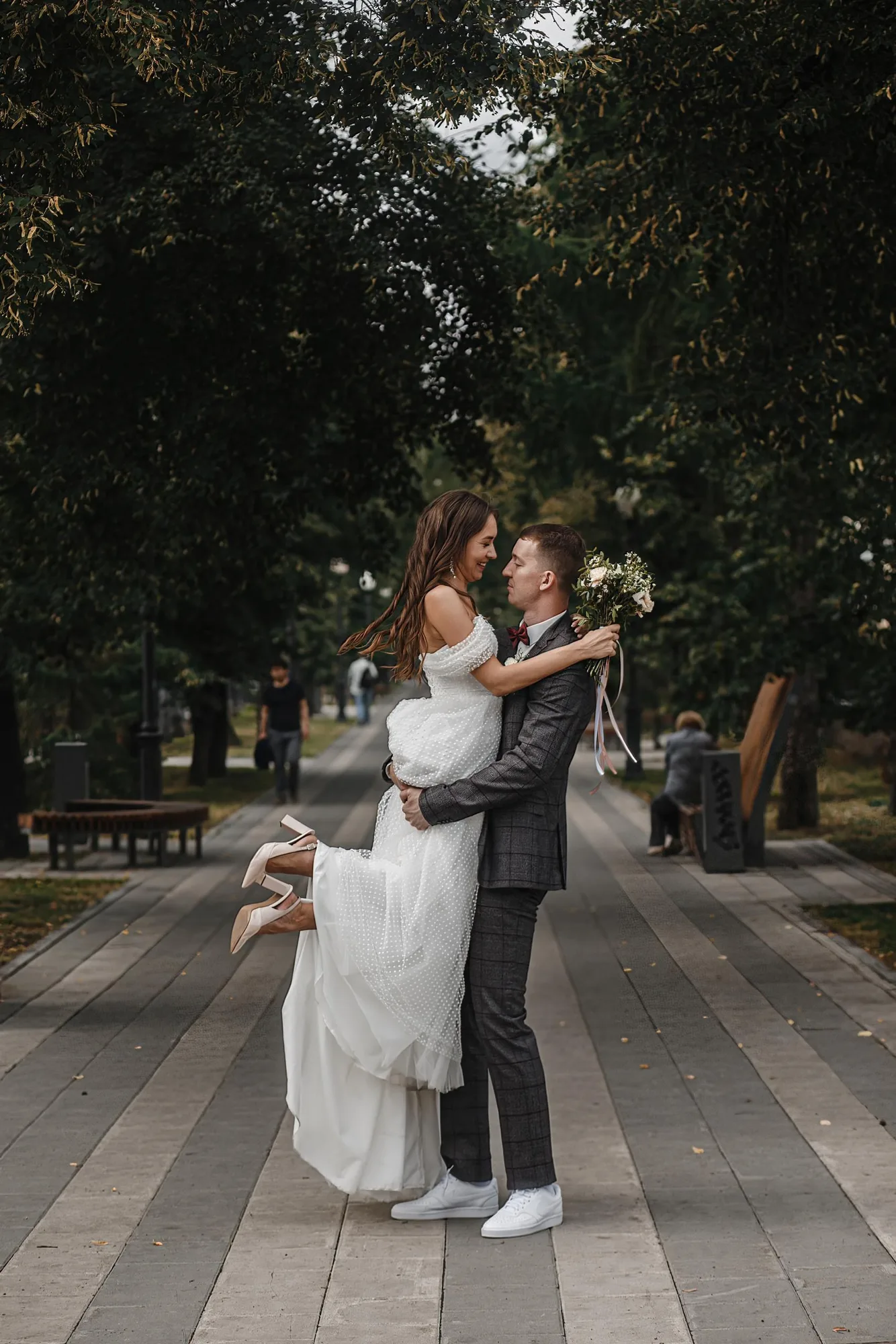 Wedding Stories from Yekaterinburg photographed by Anton Matveev