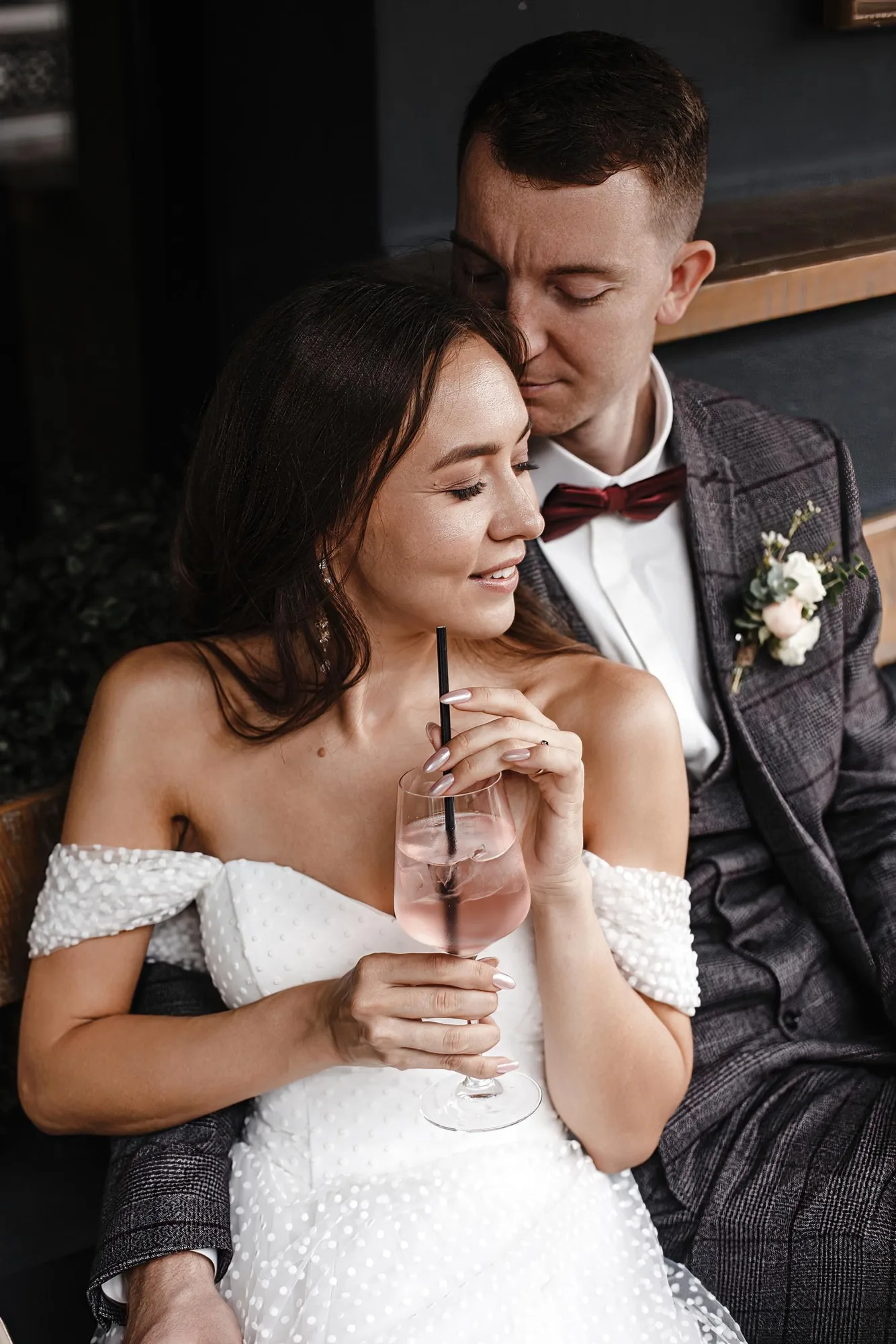 Wedding Stories from Yekaterinburg photographed by Anton Matveev