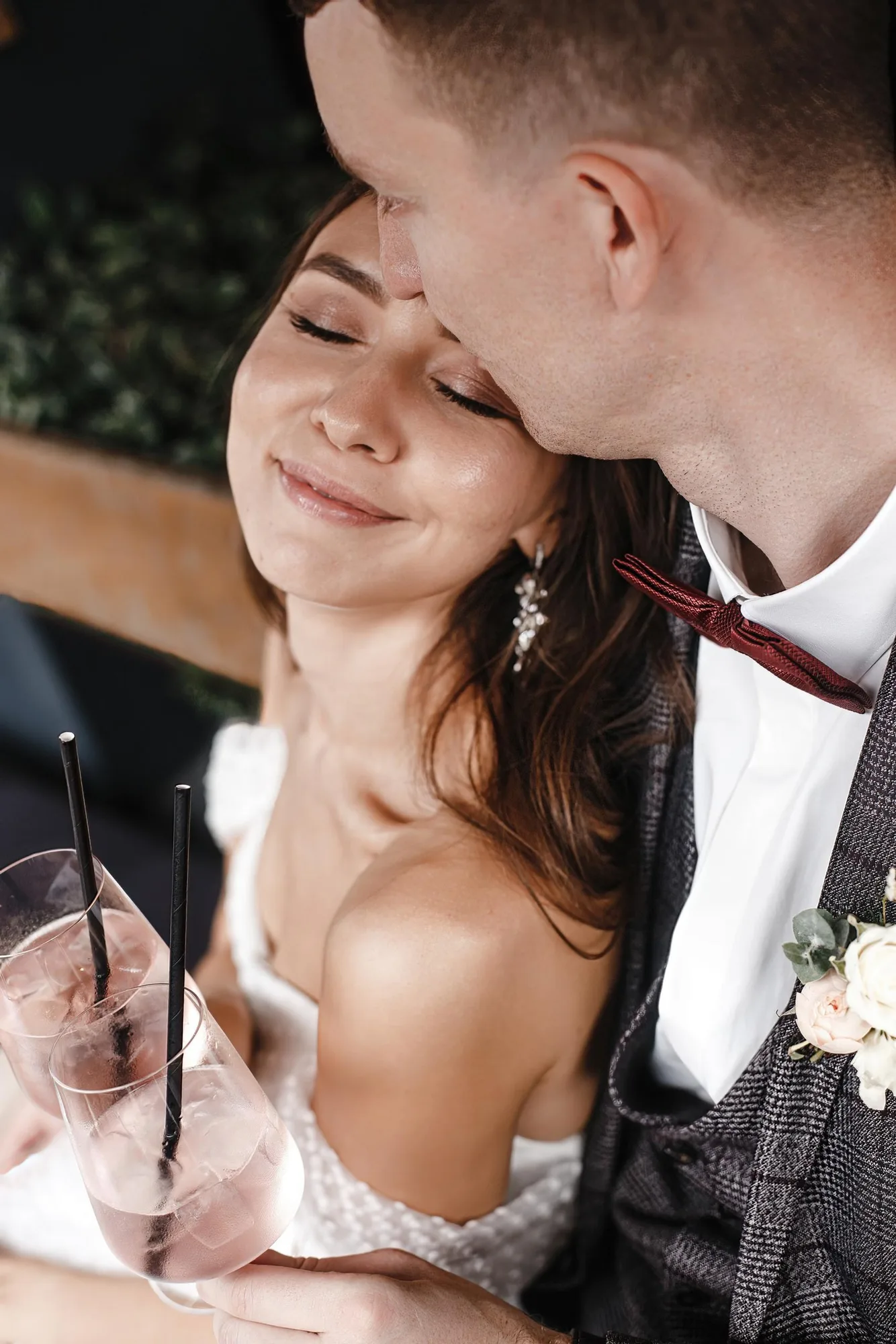 Wedding Stories from Yekaterinburg photographed by Anton Matveev