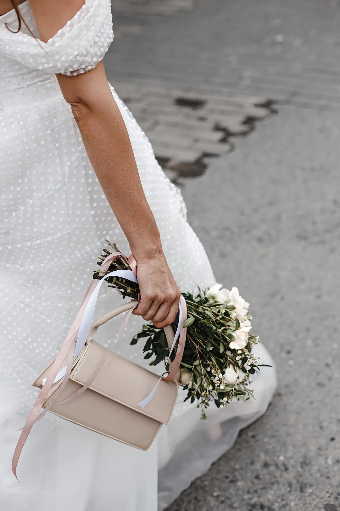 Wedding Stories from Yekaterinburg photographed by Anton Matveev