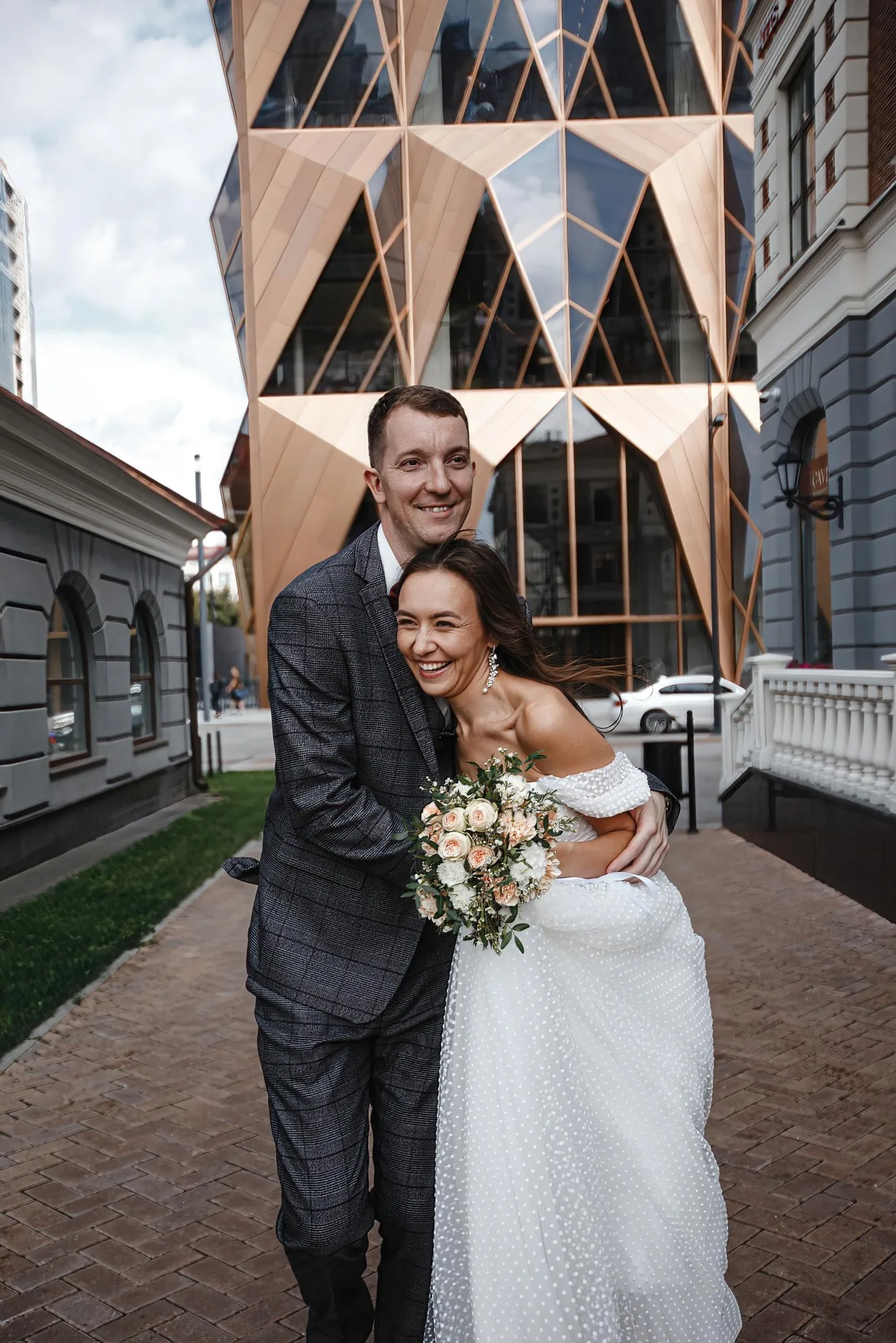 Wedding Stories from Yekaterinburg photographed by Anton Matveev