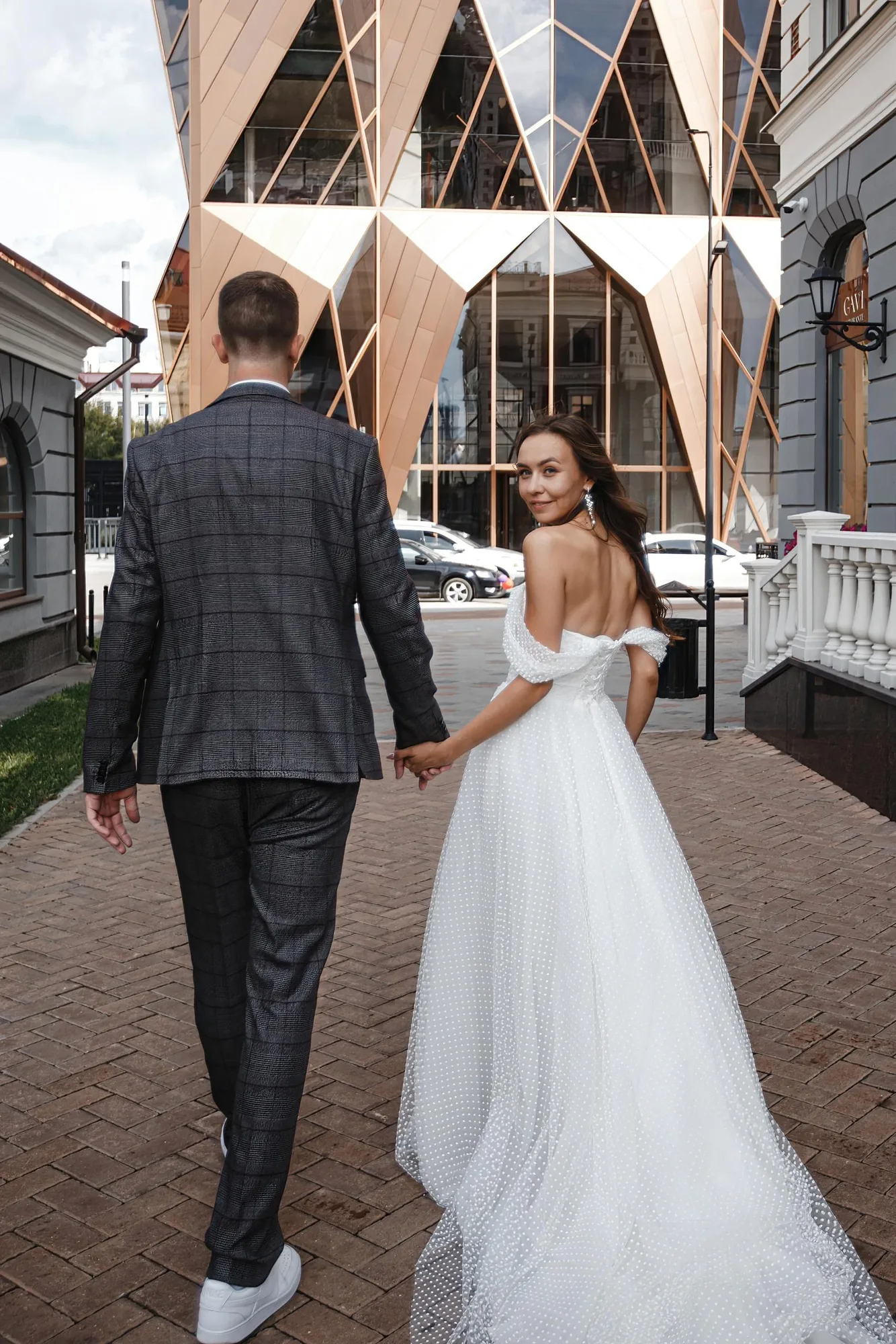 Wedding Stories from Yekaterinburg photographed by Anton Matveev