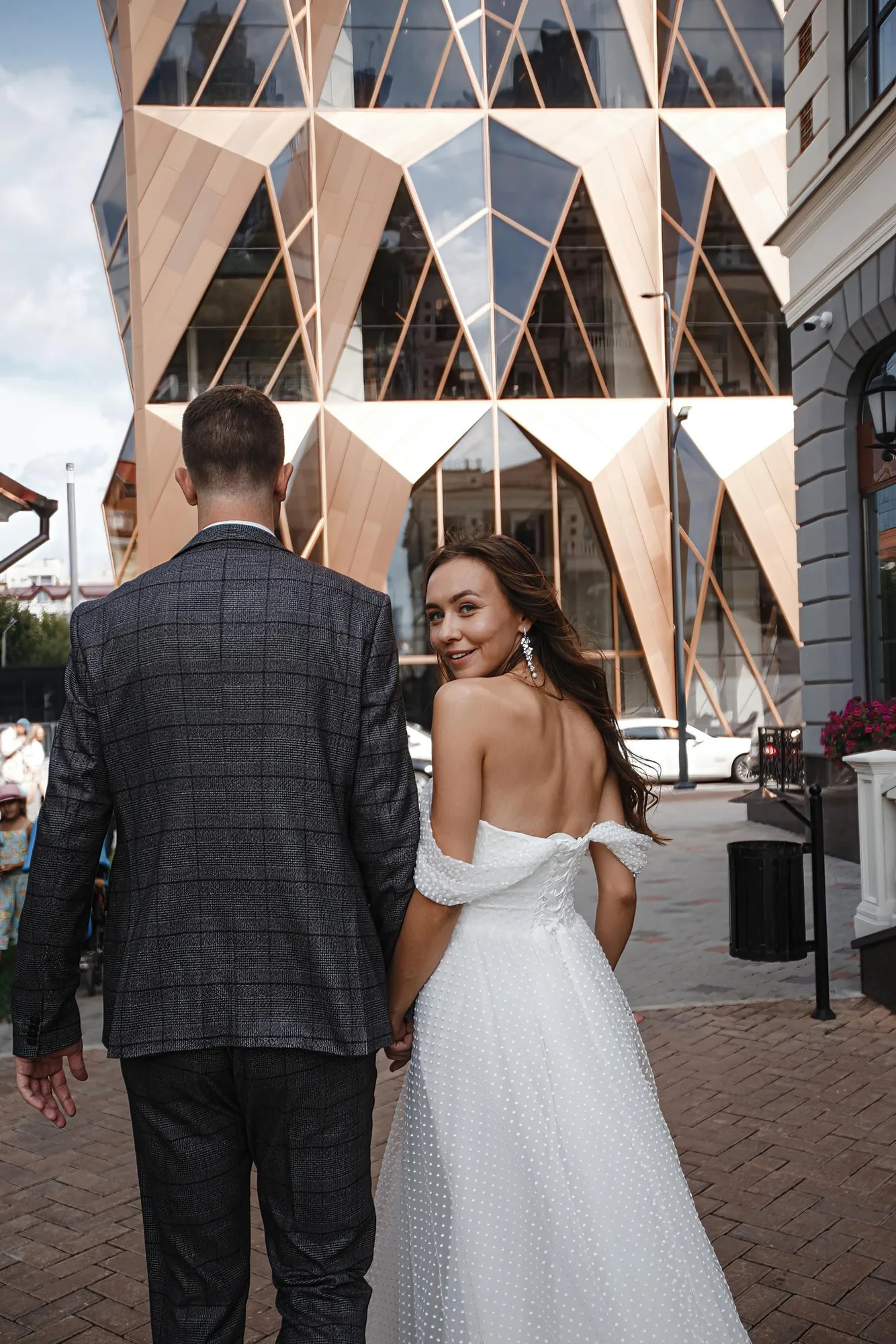 Wedding Stories from Yekaterinburg photographed by Anton Matveev