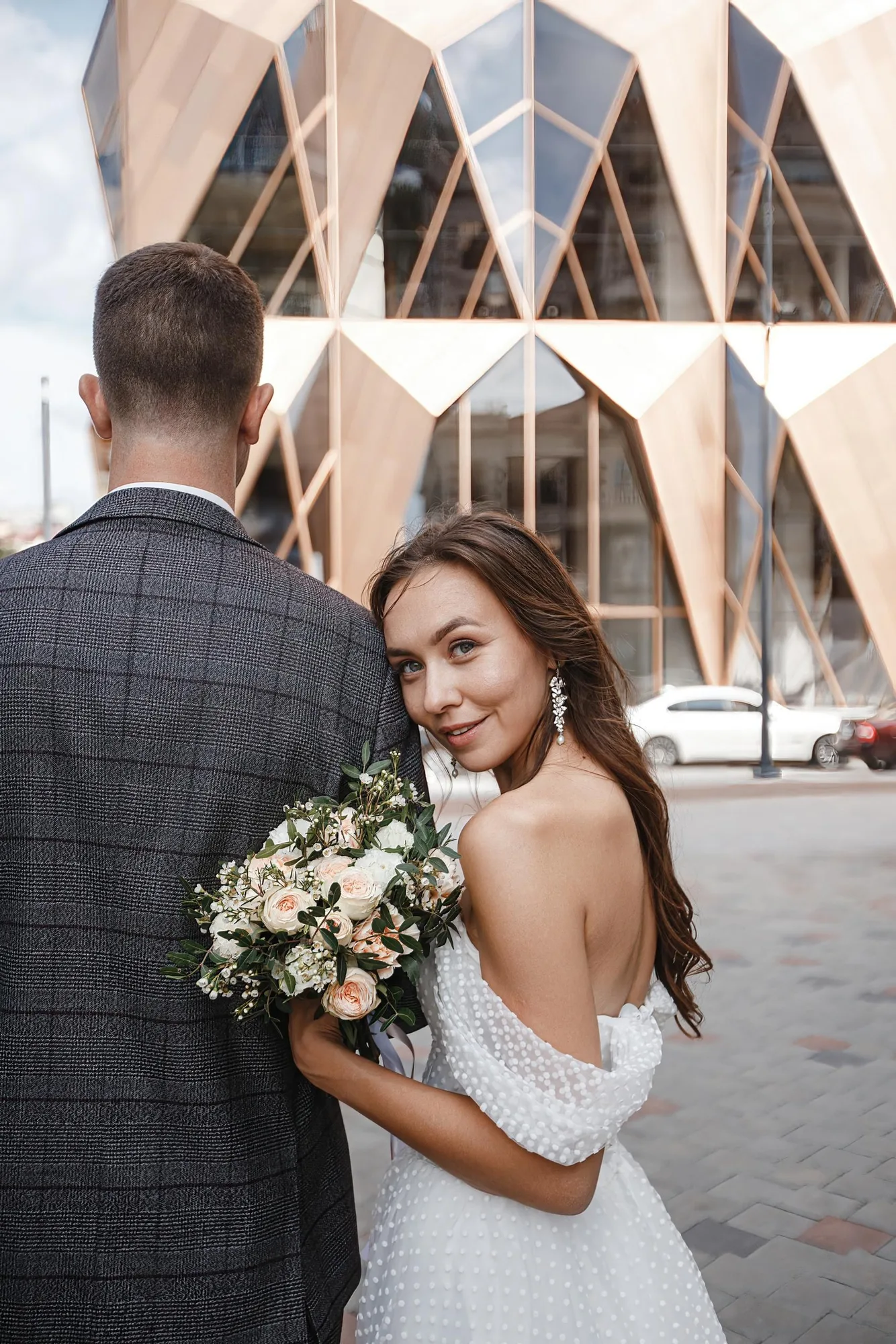 Wedding Stories from Yekaterinburg photographed by Anton Matveev