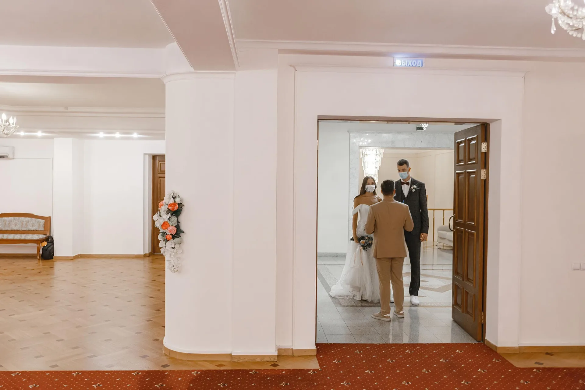 Wedding Stories from Yekaterinburg photographed by Anton Matveev