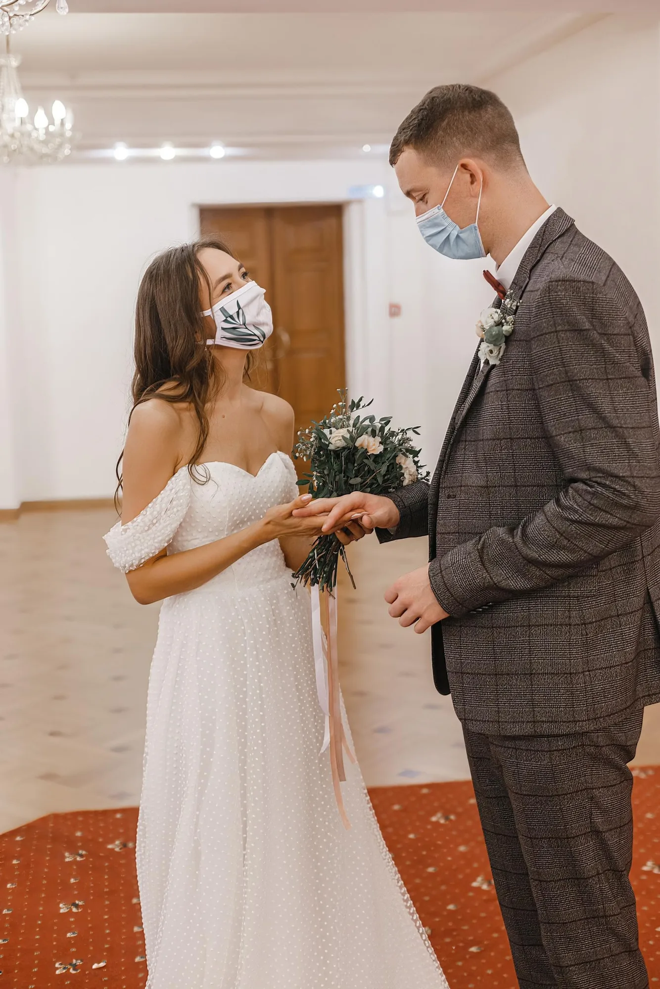 Wedding Stories from Yekaterinburg photographed by Anton Matveev