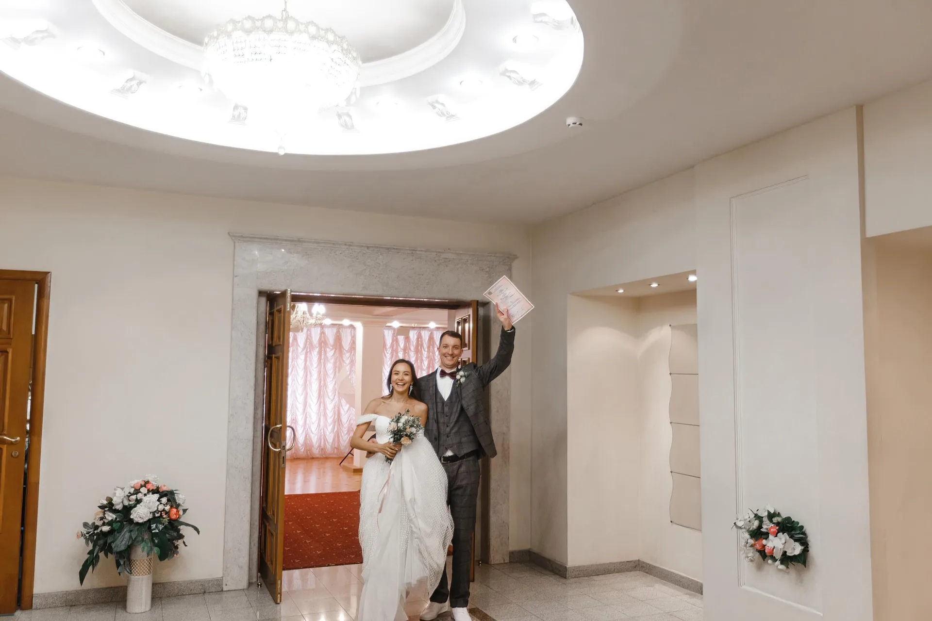 Wedding Stories from Yekaterinburg photographed by Anton Matveev