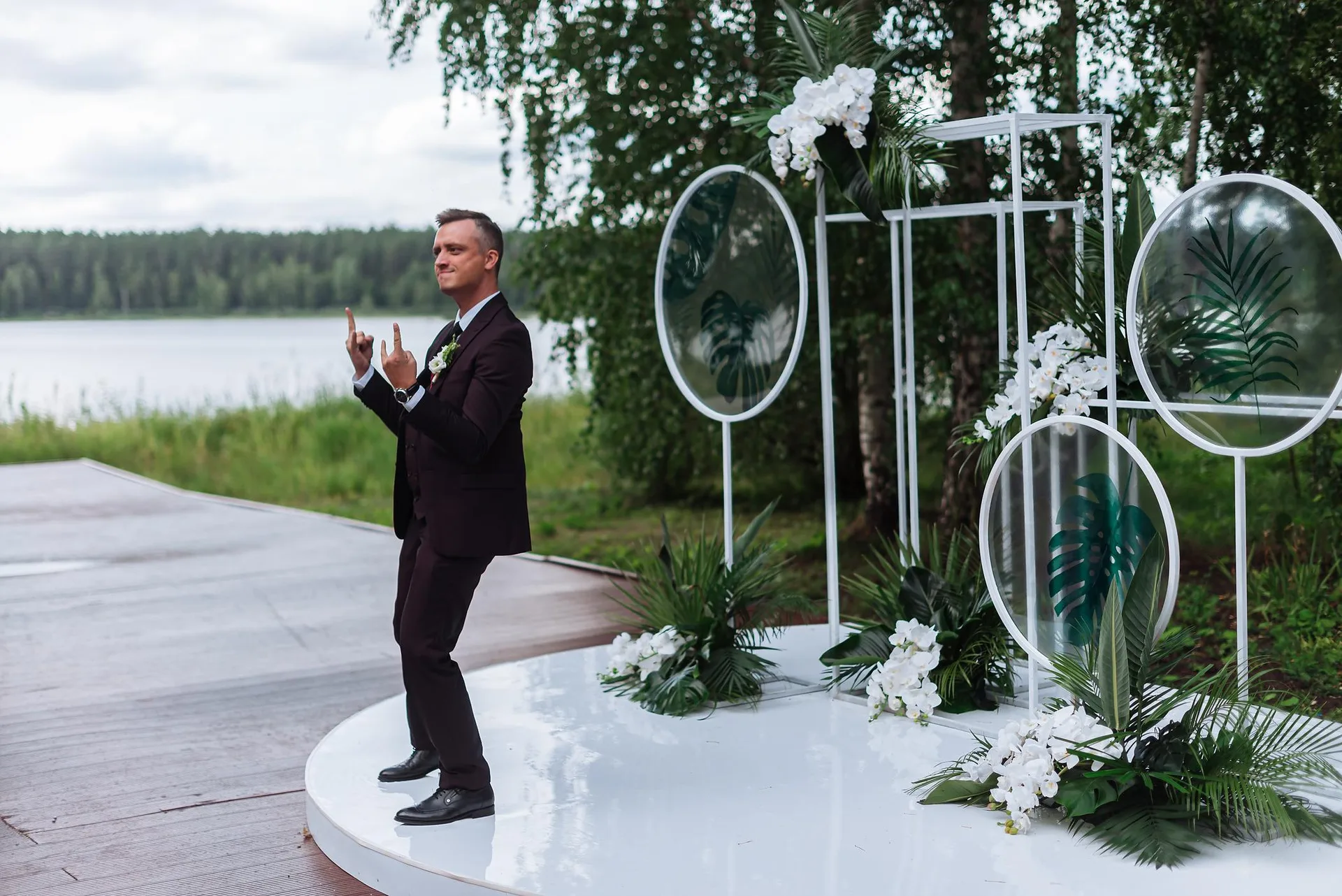 A Yekaterinburg Wedding photographed by Anton Matveev