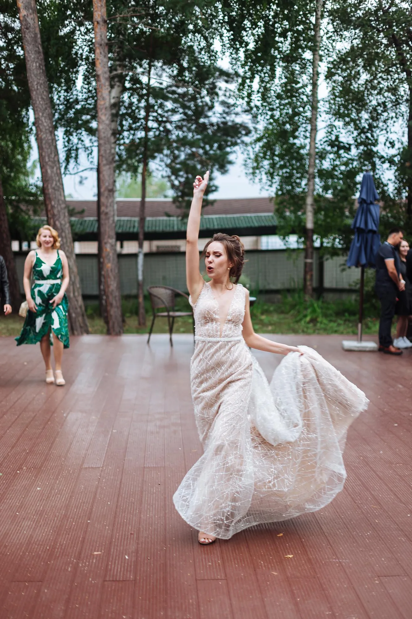 A Yekaterinburg Wedding photographed by Anton Matveev