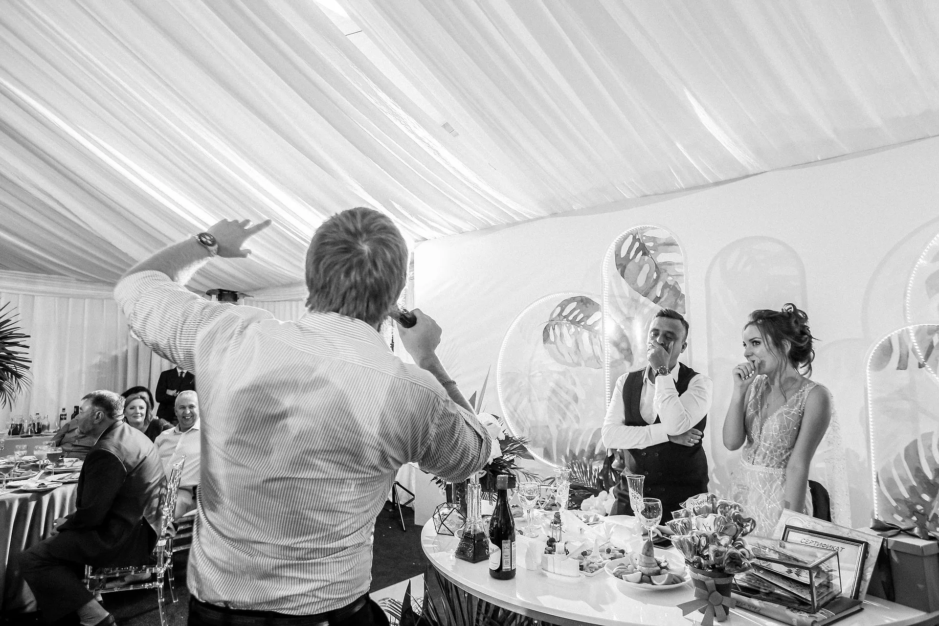 A Yekaterinburg Wedding photographed by Anton Matveev
